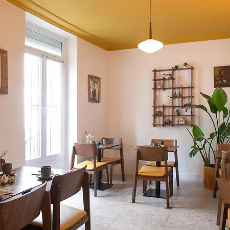Hotell De La Porte Doree 3*