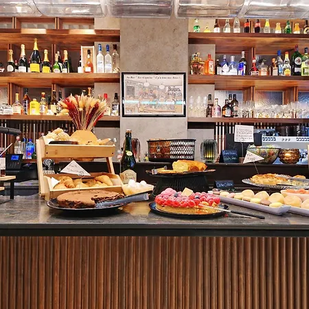 Card Hotel Paris