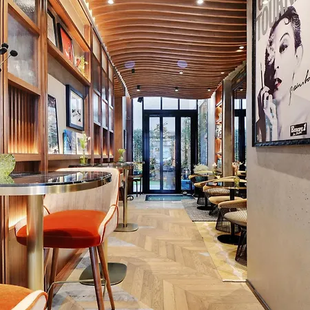 Card Hotel Paris
