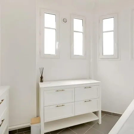 Typical Parisian Apartment *