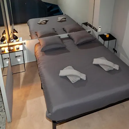 Apartamento Loft Atypique Avec Terrasse, Calme Et Cosy París