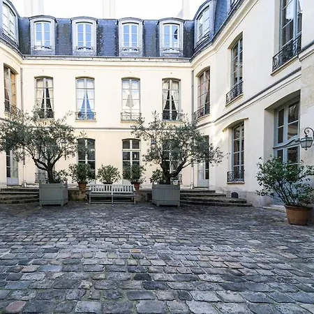 Place Des Vosges-marrais Paris