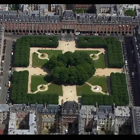 Place Des Vosges-marrais Apartment