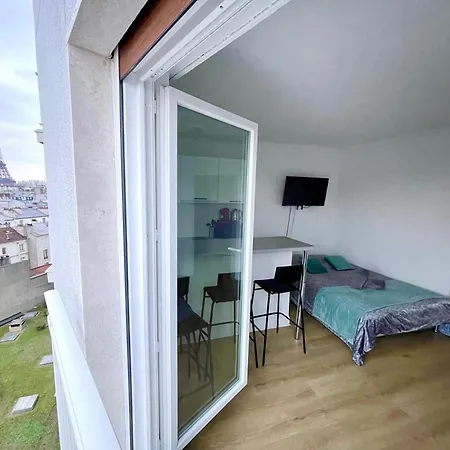 Appartement Tour Eiffel Motte Picquet Fremicourt *