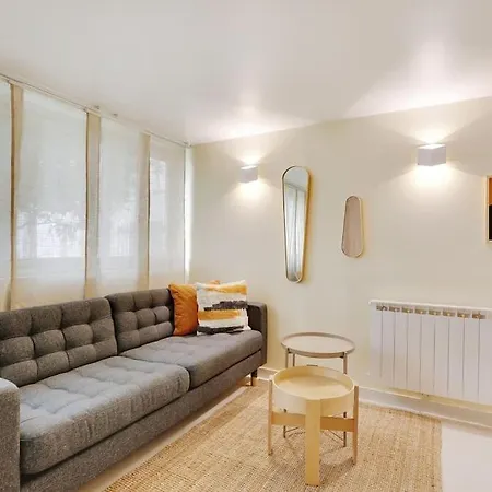 Apartment Jardin Plaisance Paris