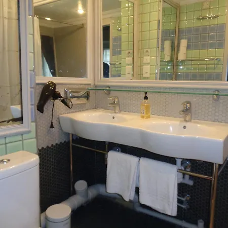 Hotel Les Degrés De Notre Dame París