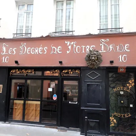 Hotel Les Degrés De Notre Dame 3*