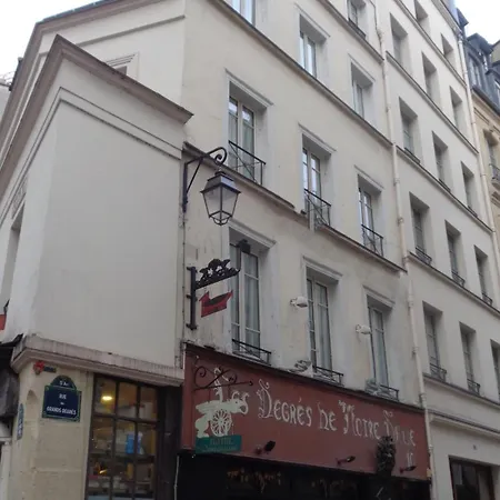 Hotel Les Degrés De Notre Dame 3*