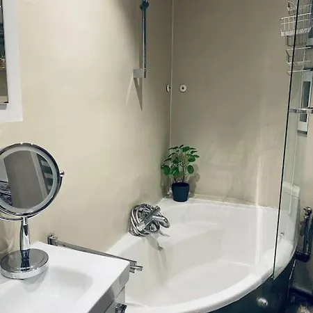 Modern Cozy Flat In The Marais Parking