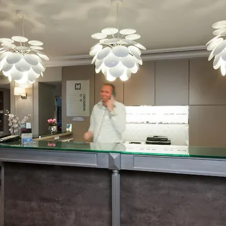 Harvey Hotel 3*