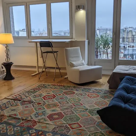 Gorgeous Penthouse Overlooking The Skyline Appartement