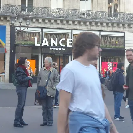 Stuning Place ,gare Montparnasse ,center ,front Of Metro Paris