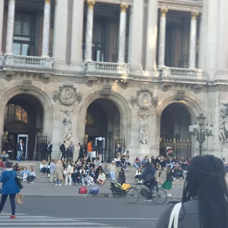 Stuning Place ,gare Montparnasse ,center ,front Of Metro Séjour chez l'habitant *