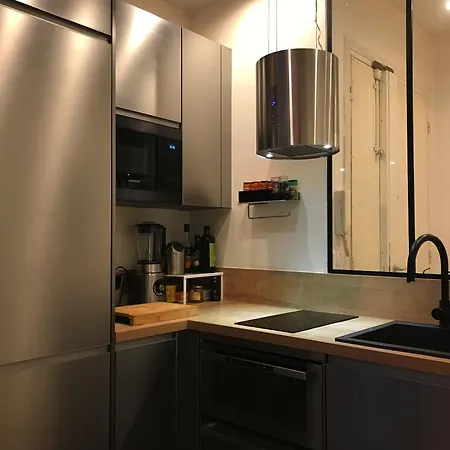 Montmartre Parisian - Full 51 M2 Apartment