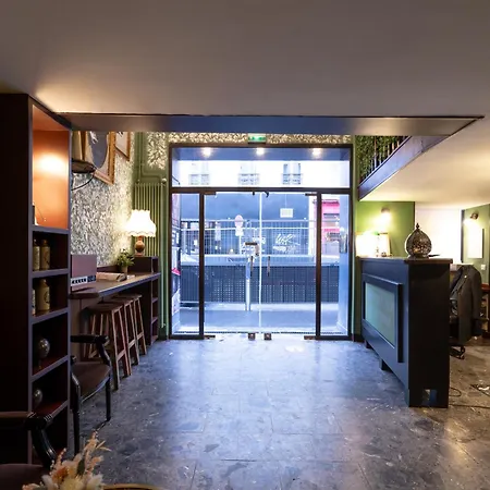 Walled Off Hotel *