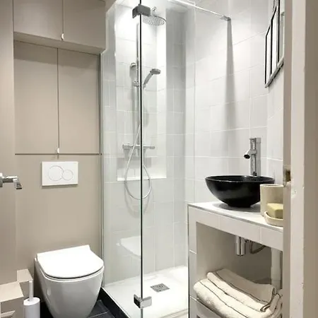 Apartment Climatise Pour 1 Ou 2 Personnes Au 109 Avenue Mozart 16 *