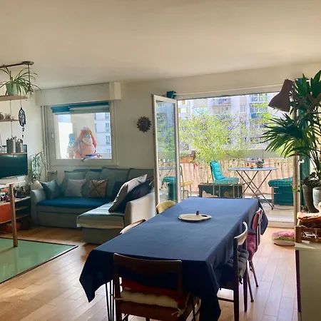 Apartment Family Friends