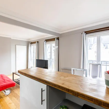Luxurious 2 Bedroom Tour Eiffel Bourdonnais Free Netflix Paříž