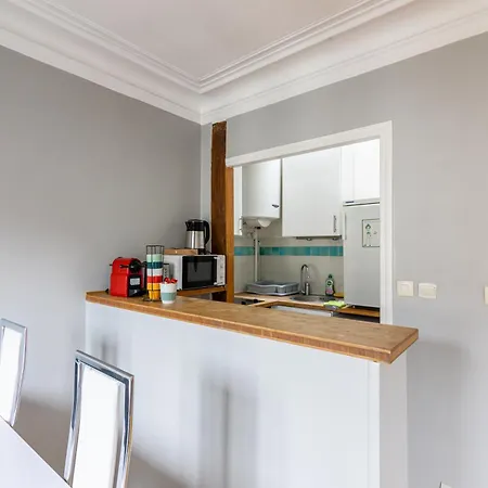 Luxurious 2 Bedroom Tour Eiffel Bourdonnais Free Netflix *