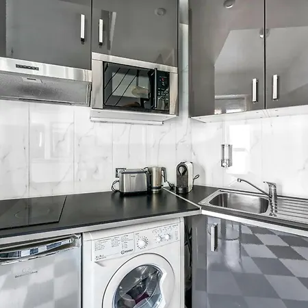 Colisee - Champs Elysees Apartment *
