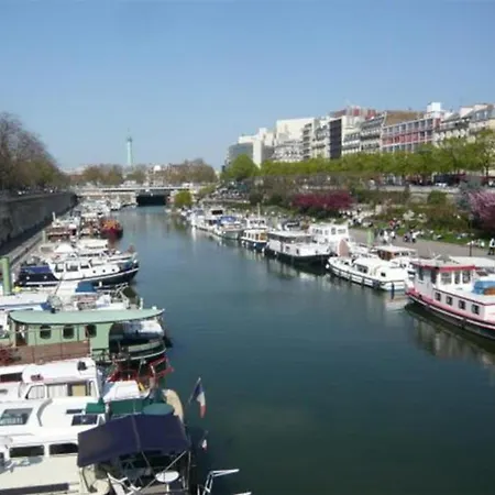 Sunny Calm Bastille Marais Paris