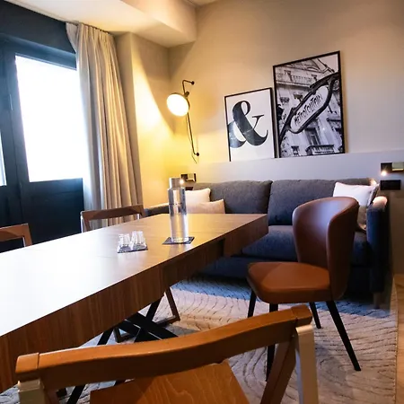 Mercure Tour Eiffel Pont Mirabeau Paris