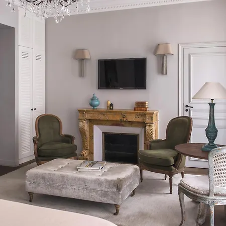 New Roblin 4* Paris