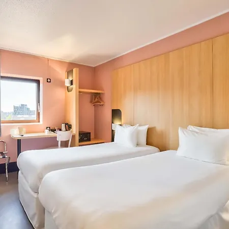 Hotel 17 Batignolles Paris
