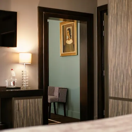 Hotel The One Alma Paris