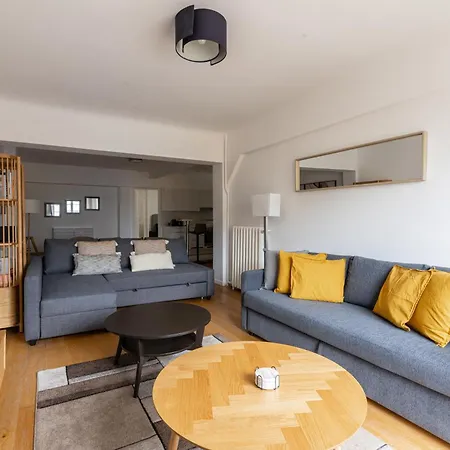 Luxurious 2 Bedroom Arc De Triomphe Grande Armee Apartment *