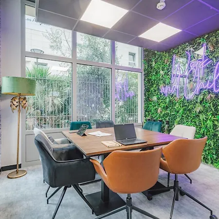 Aparthotel Appart'city Collection Gare De Lyon 4*