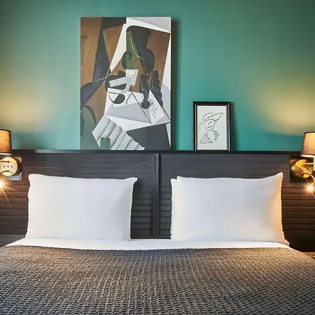 Mercure Tour Eiffel Pont Mirabeau 4*