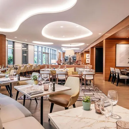 Hotel Renaissance Republique & 5*