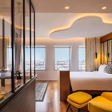 Renaissance Republique & Hotel 5*