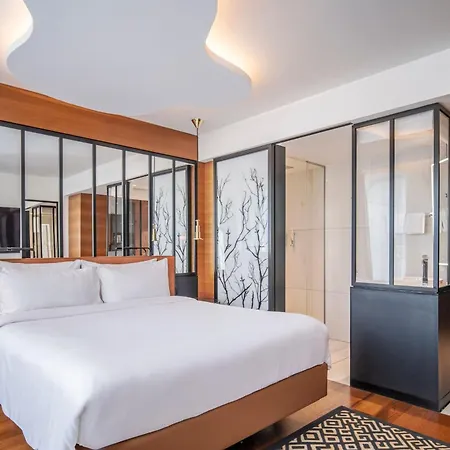 Renaissance Republique & 5* Paris
