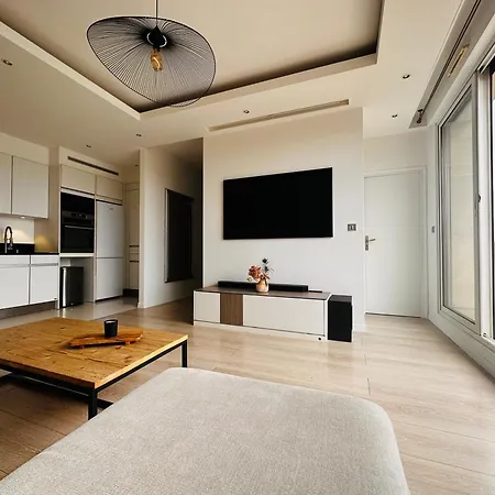 Luxury Flat With Terrace & Eiffel Tower View * Paris