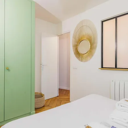 Apartment Chic Parisian Retreat - Porte De Montreuil - 2 Paris