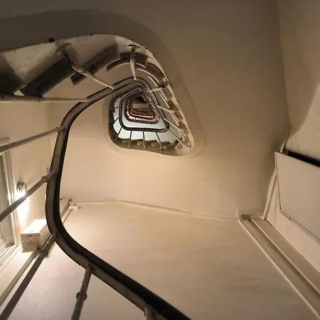Studio 9m2 Champs Elysees Arc De Triomphe75008 Appartement