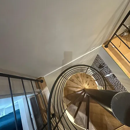 2 Pieces Sur Deux Niveaux Lägenhet