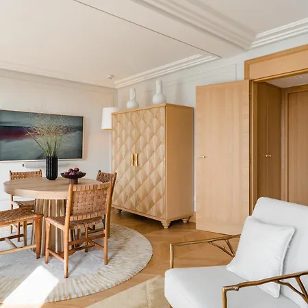 Madison Hotel 4*