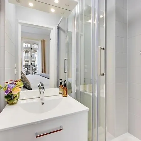 Apartment Eiffel Tower 5 Bedrooms 10 Guests With 2 Carpark Paris