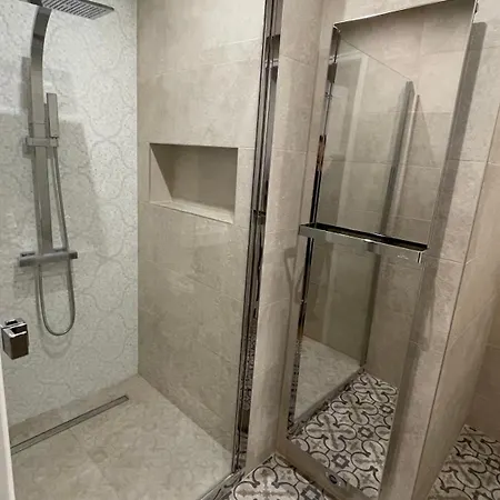 Apartment Eiffel Tower 5 Bedrooms 10 Guests With 2 Carpark