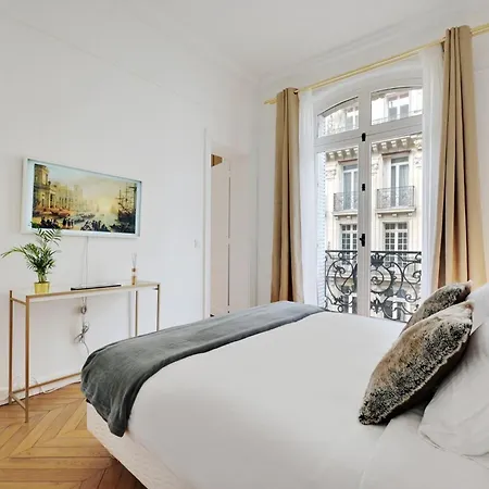 Apartment Eiffel Tower 5 Bedrooms 10 Guests With 2 Carpark *