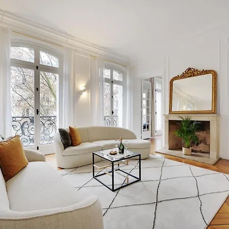Apartment Eiffel Tower 5 Bedrooms 10 Guests With 2 Carpark Paris