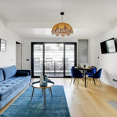 Drawing House فندق