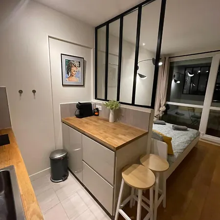 Dream Dwell -studio With Balcony 800m To Trocadero And Tour Eiffel Париж