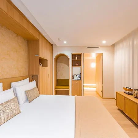 Madison Hotel 4*