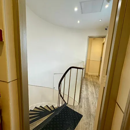 Nation Montmartre Hotel 3*