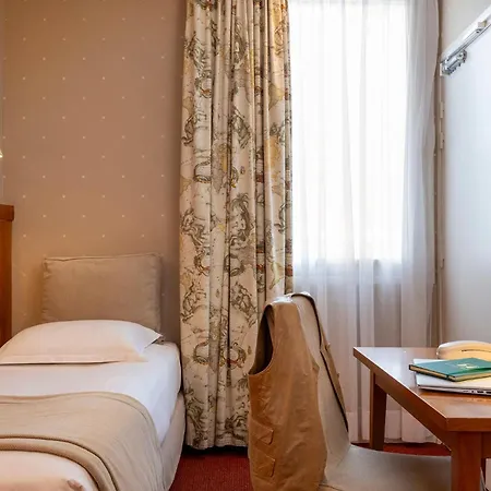 Le Regent Hotel