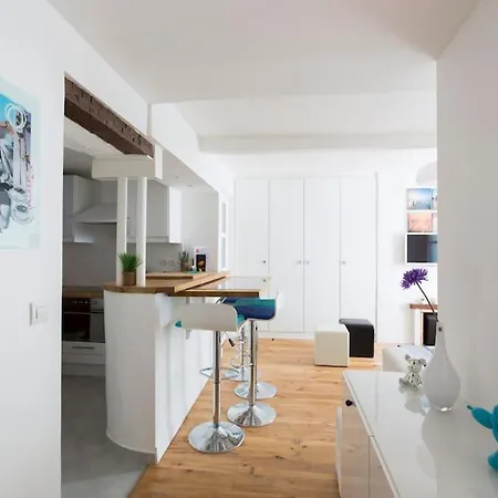 High Standing 2-room In Latin Quarter